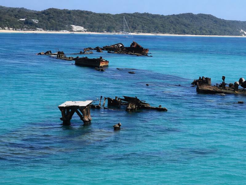 Brisbane to Moreton Island: Full-Day Island Hopping Experience
